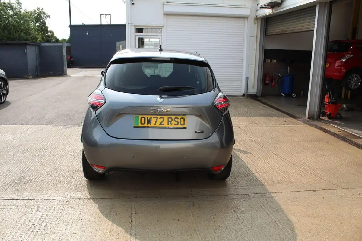 2022-renault-zoe-e-iconic-135ps-r135ze50-boost-charge-big-4