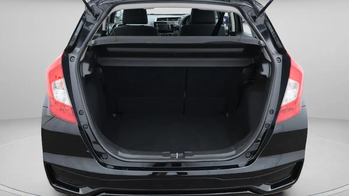2019-honda-jazz-13-i-vtec-s-big-17