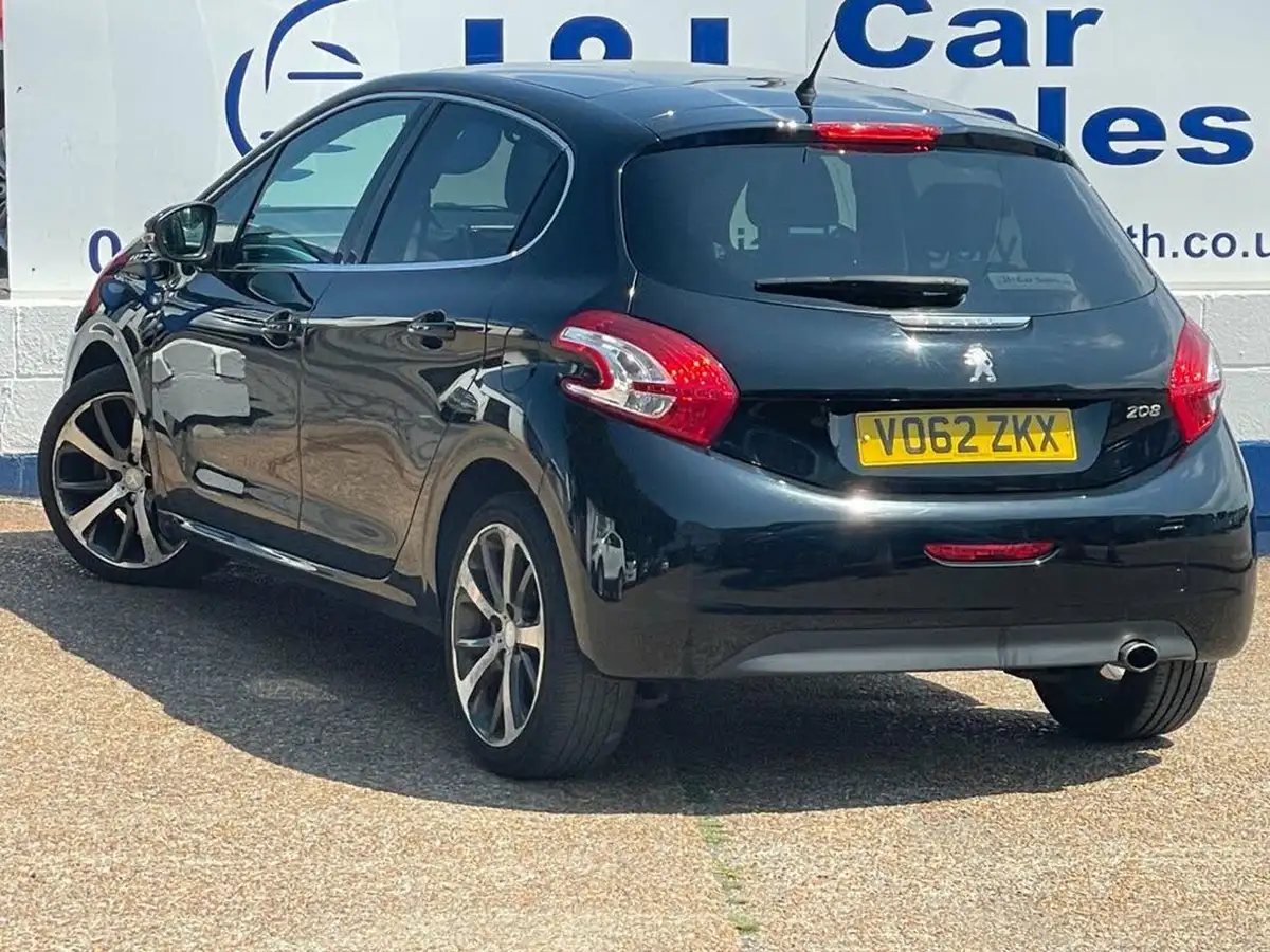 2012-peugeot-208-16-feline-vti-120bhp-5d-big-6
