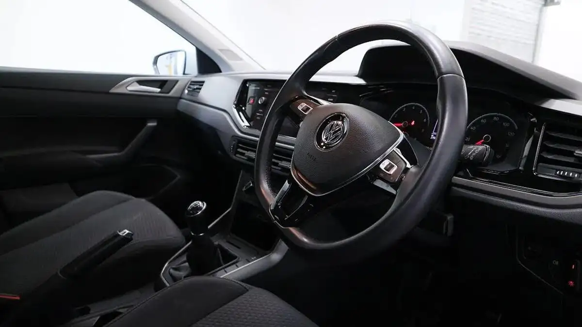 2019-volkswagen-polo-10-tsi-se-ss-big-6