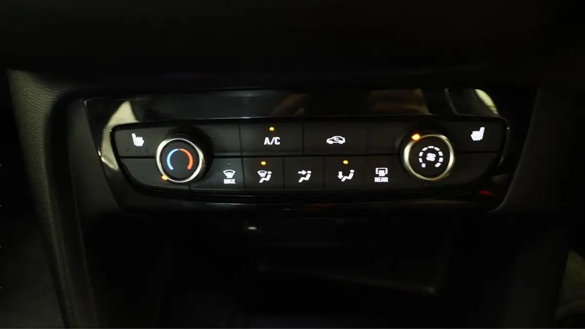 2021-vauxhall-corsa-12i-se-premium-big-11