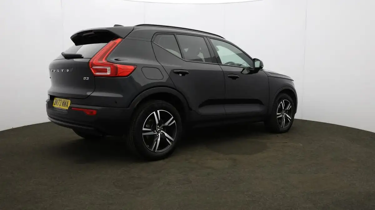 2023-volvo-xc40-20-b3-plus-big-58