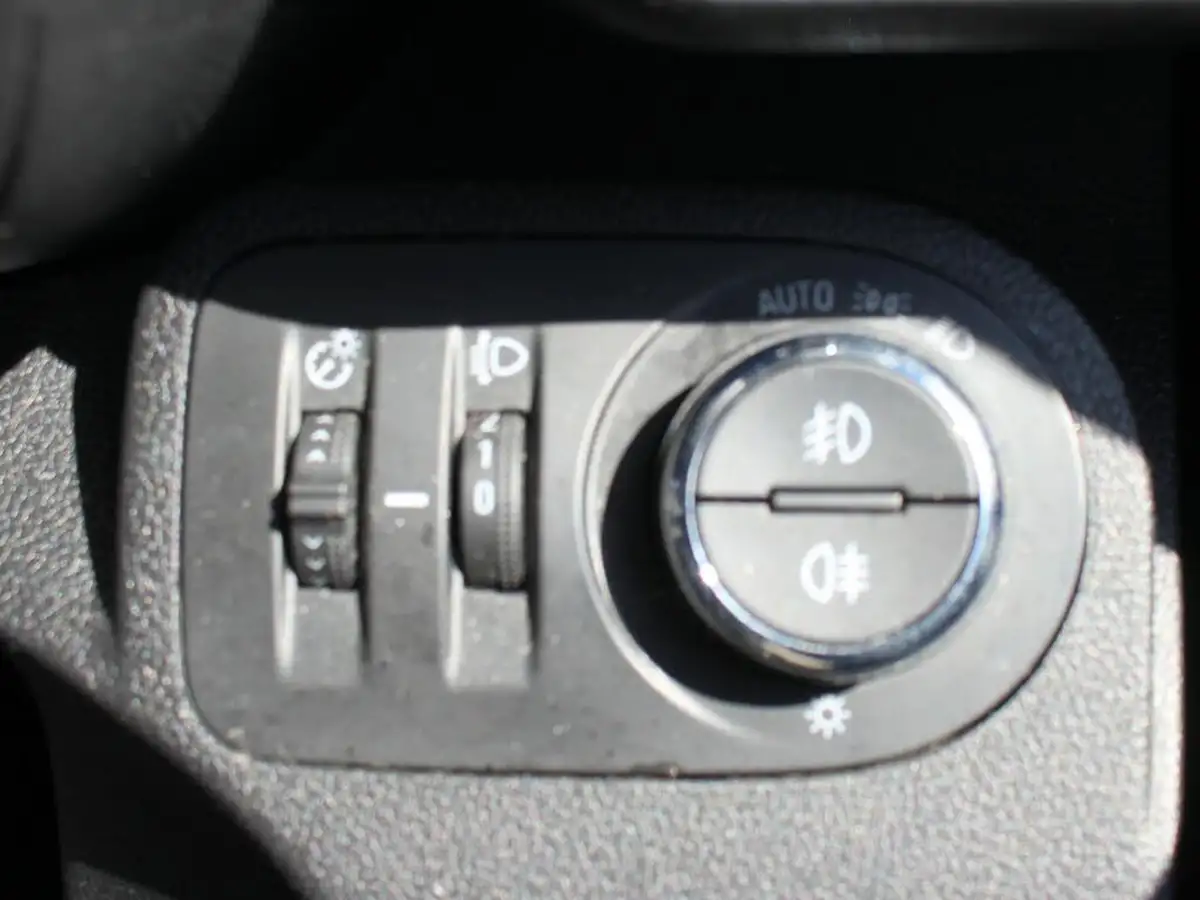 2021-vauxhall-combo-life-12i-edition-big-43