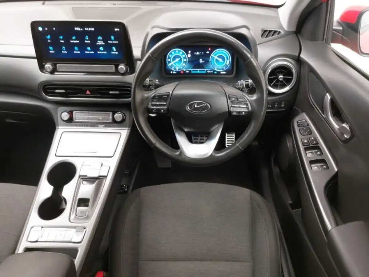 2021-hyundai-kona-e-premium-204ps-64kwh-7kw-obc-big-6