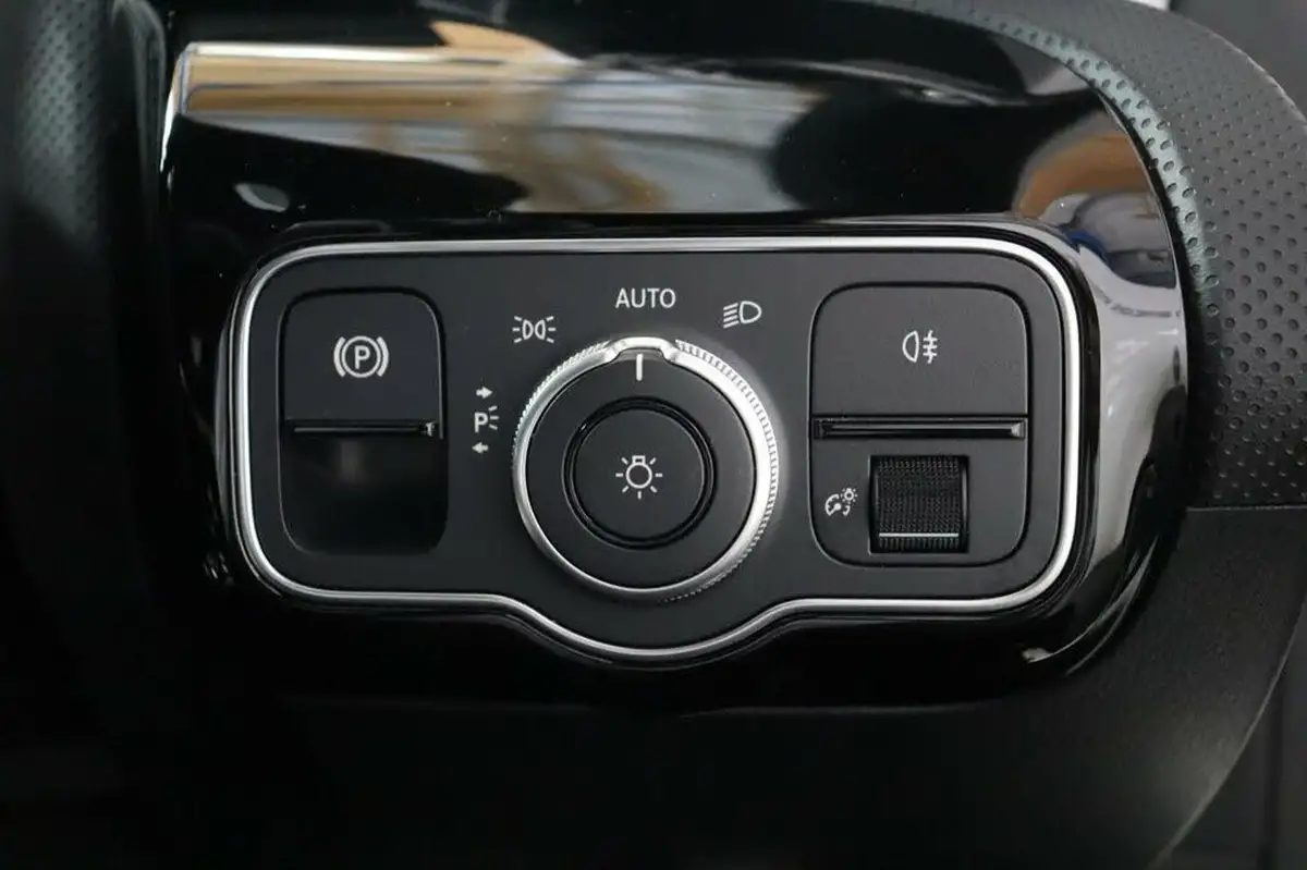 2022-mercedes-benz-a-class-20-a35-amg-executive-edition-hatchback-5d-big-41