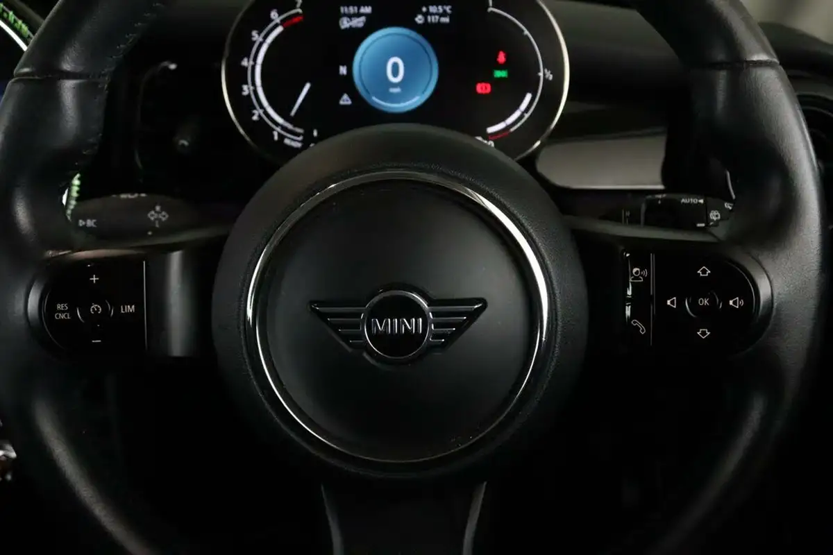 2021-mini-cooper-15-one-classic-3d-big-17