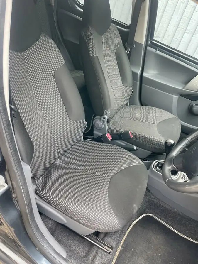 2011-toyota-aygo-10-aygo-go-vvt-i-5d-big-14