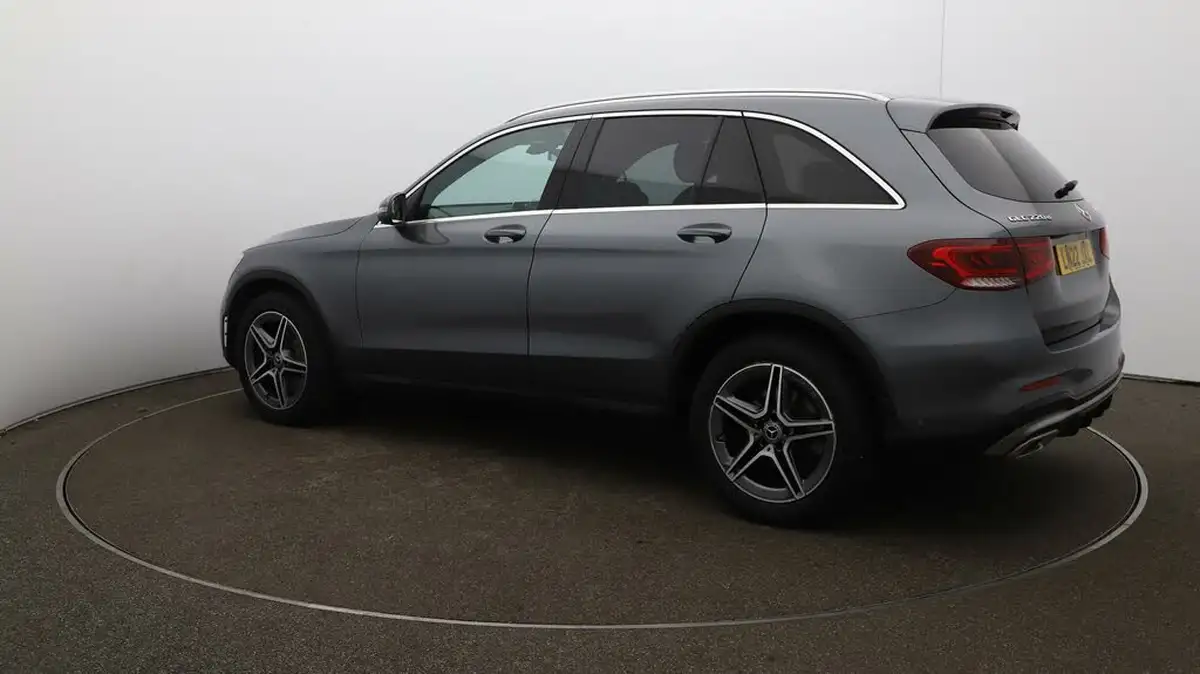 2022-mercedes-benz-glc-class-20d-glc220d-amg-line-195ps-station-wagon-5d-1950cc-4matic-plus-big-34