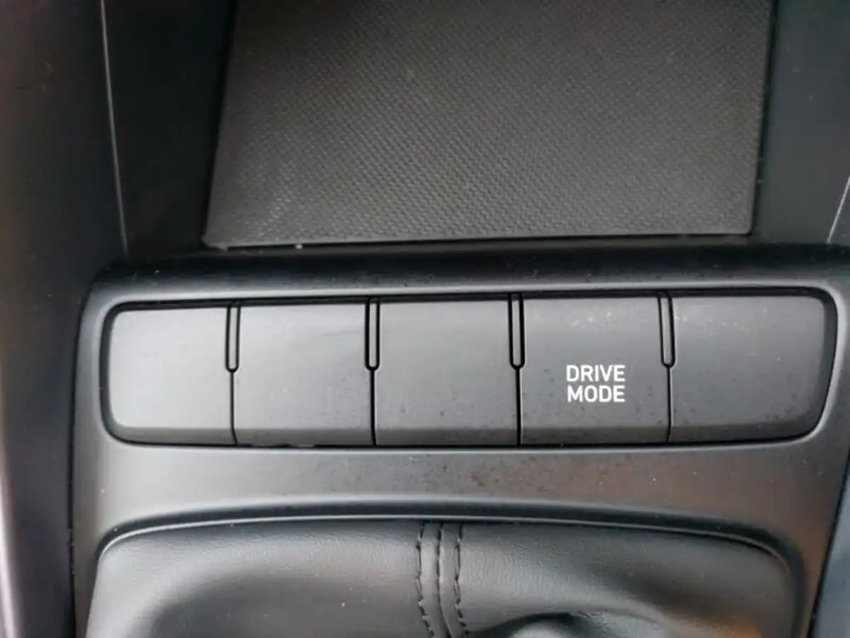 2024-hyundai-i20-10-t-gdi-advance-big-10