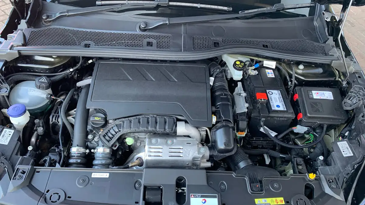 2023-peugeot-208-12-puretech-allure-premium-100ps-eat8-big-17