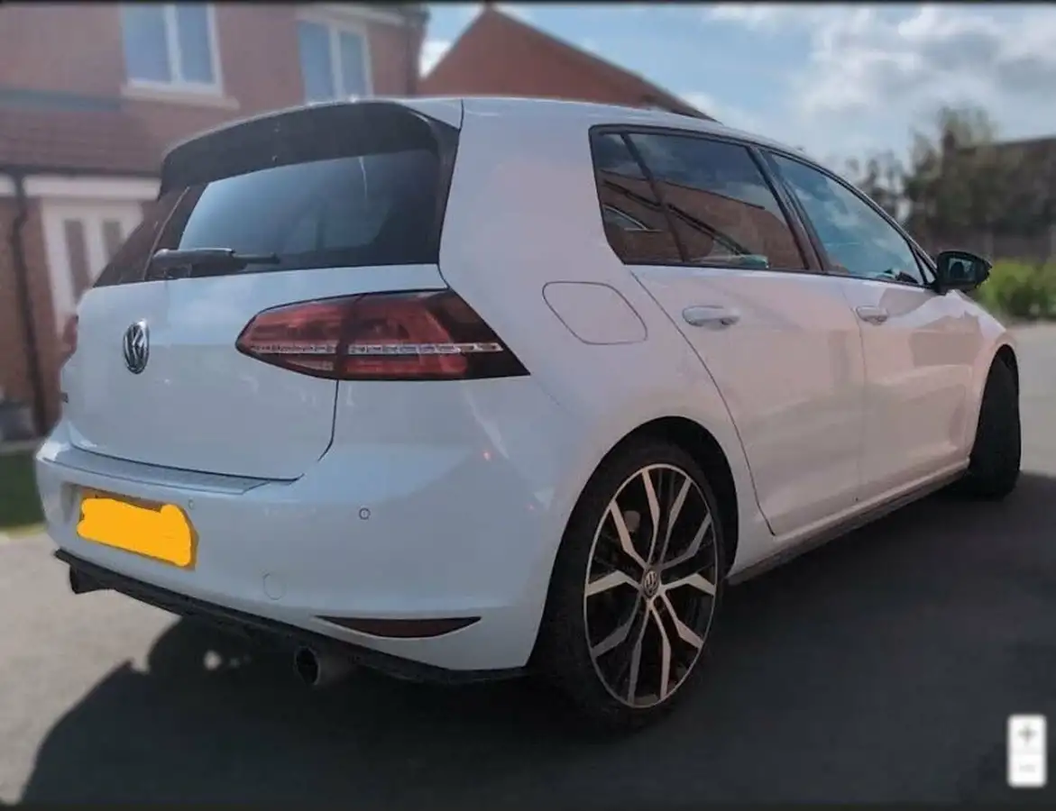 2014-volkswagen-golf-20-gti-230ps-performance-pk-bmtss-hatchback-5d-big-2