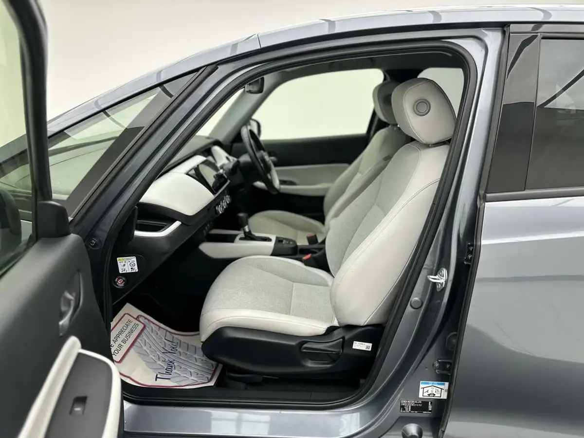 2020-honda-jazz-15-i-mmd-ex-big-35