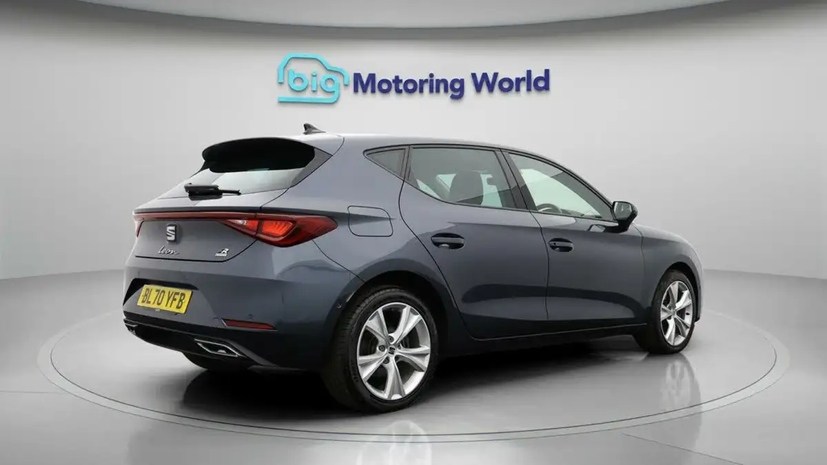 2020-seat-leon-14-e-hybrid-fr-hatchback-big-6