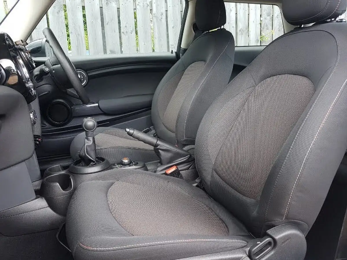 2019-mini-cooper-15-cooper-classic-hatchback-3d-big-4