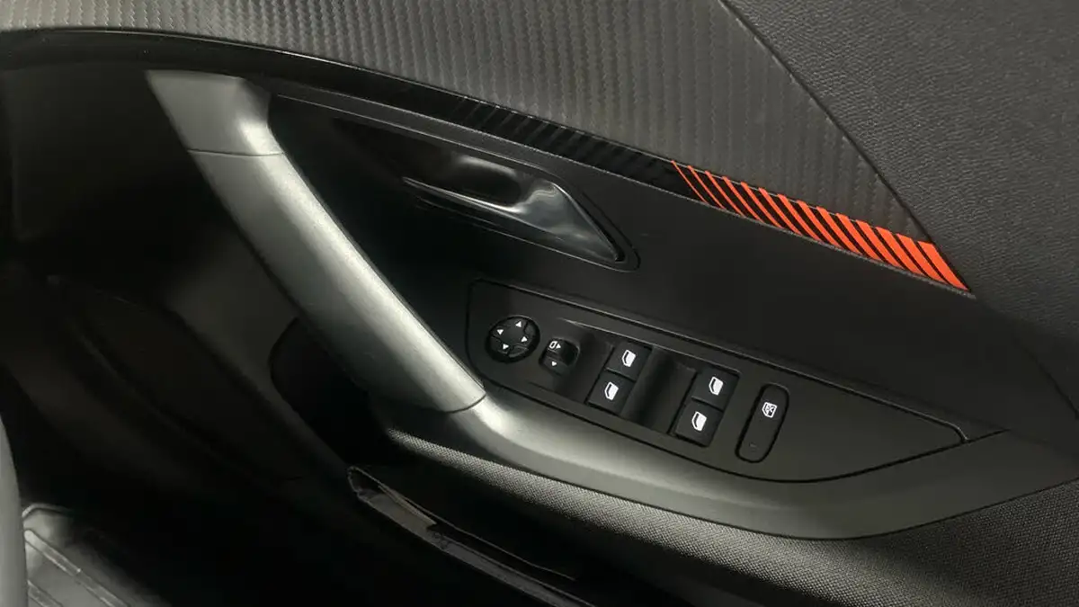 2022-peugeot-2008-suv-12-puretech-active-premium-big-21