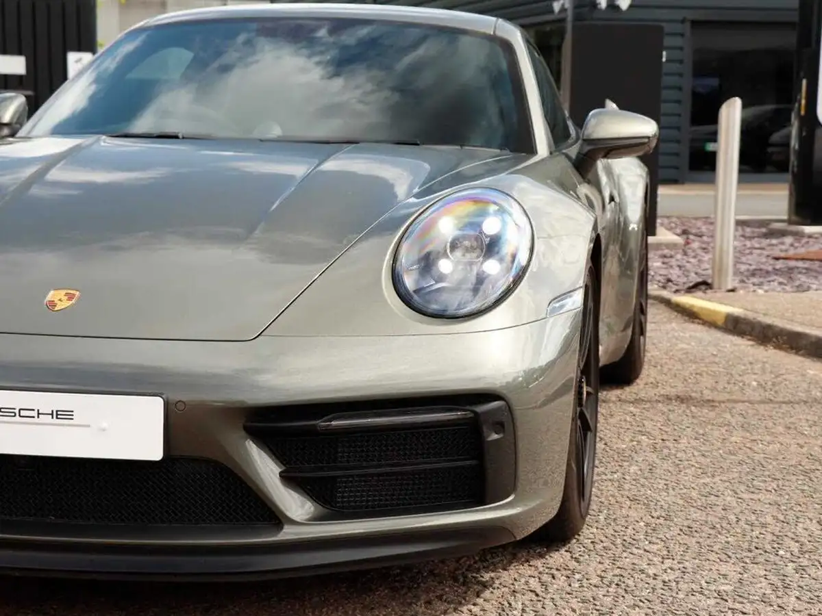 2022-porsche-911-30-carrera-4-gts-coupe-pdk-big-32