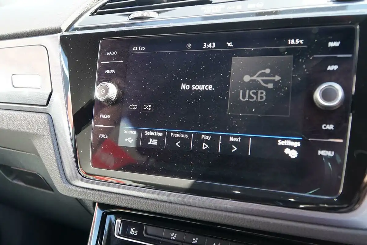 2019-volkswagen-touran-15-tsi-r-line-dsg-big-41