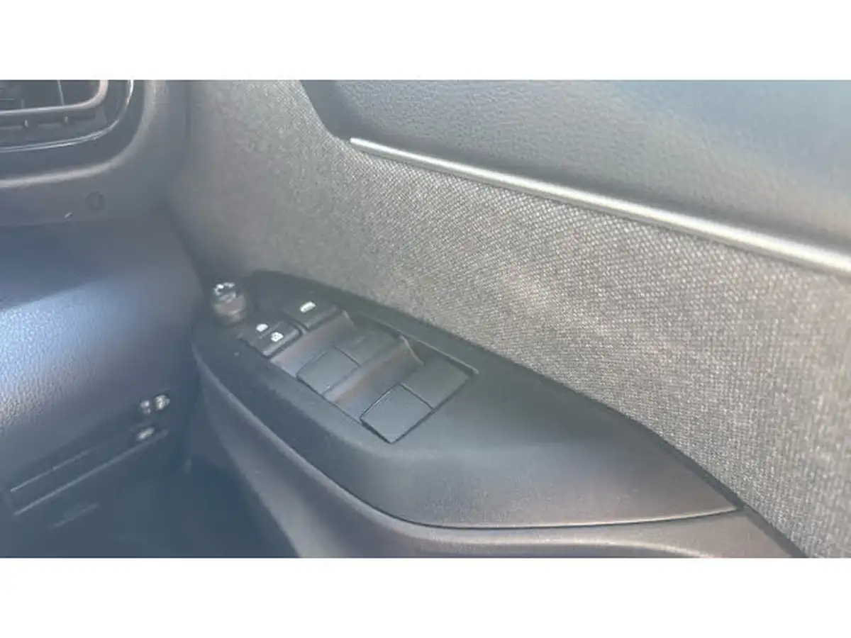 2022-toyota-yaris-15-vvt-i-design-panoramic-roof-big-28