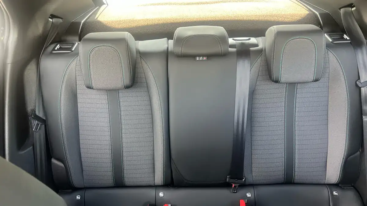 2022-peugeot-2008-suv-12-puretech-allure-premium-100bhp-big-24
