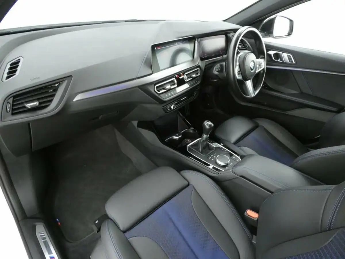 2022-bmw-1-series-15-118i-m-sport-lcp-big-26
