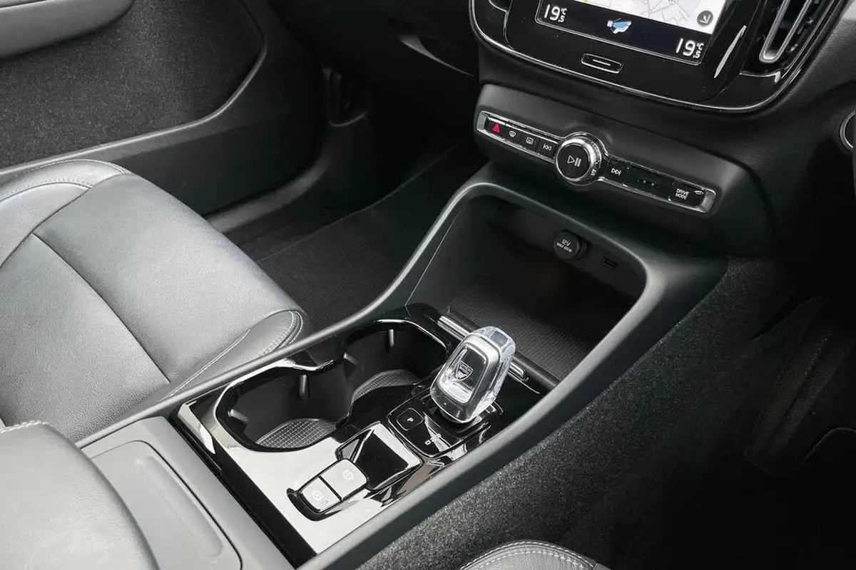 2021-volvo-xc40-15-t3-inscription-161bhp-auto-big-41