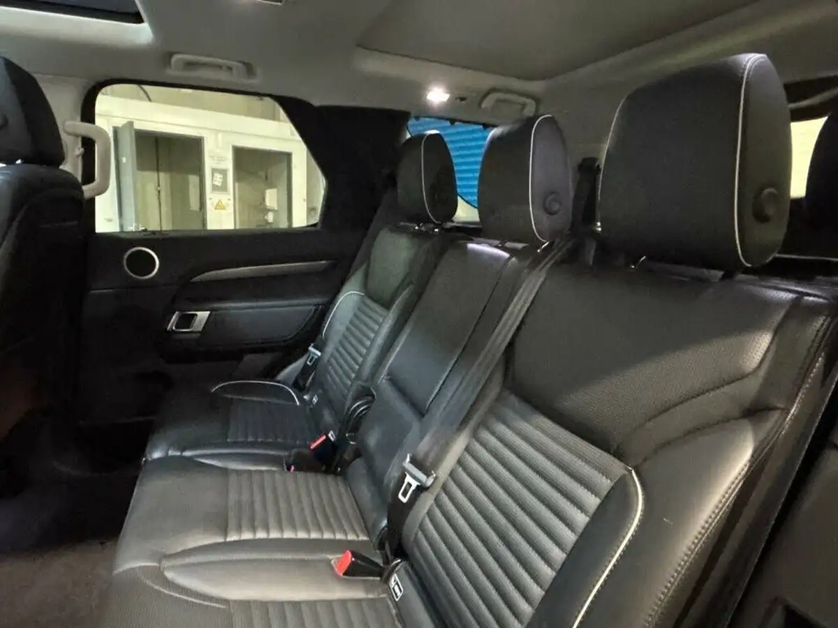 2020-land-rover-discovery-30-sd6-hse-big-21