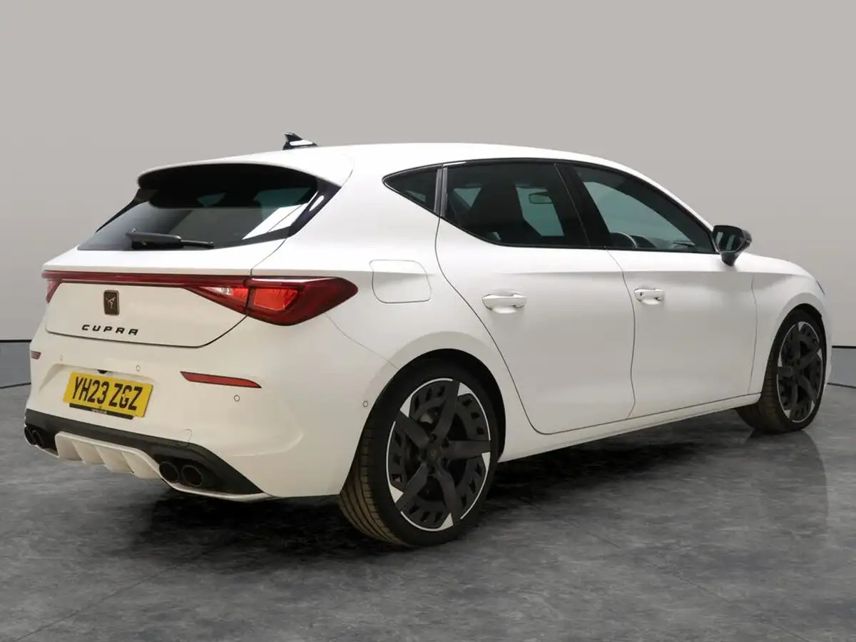2023-cupra-leon-nf-20-tsi-vz3-300ps-hatchback-big-12