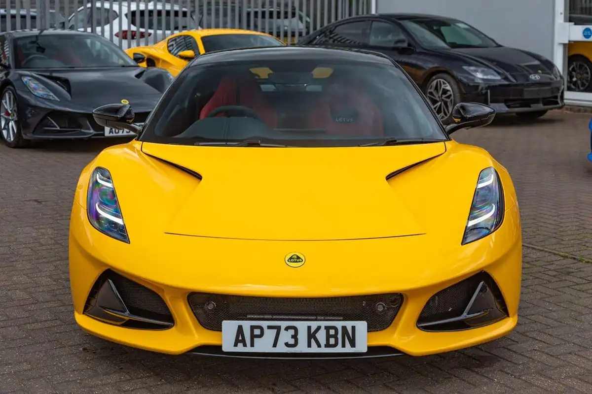 2024-lotus-emira-35-first-edition-v6-big-1
