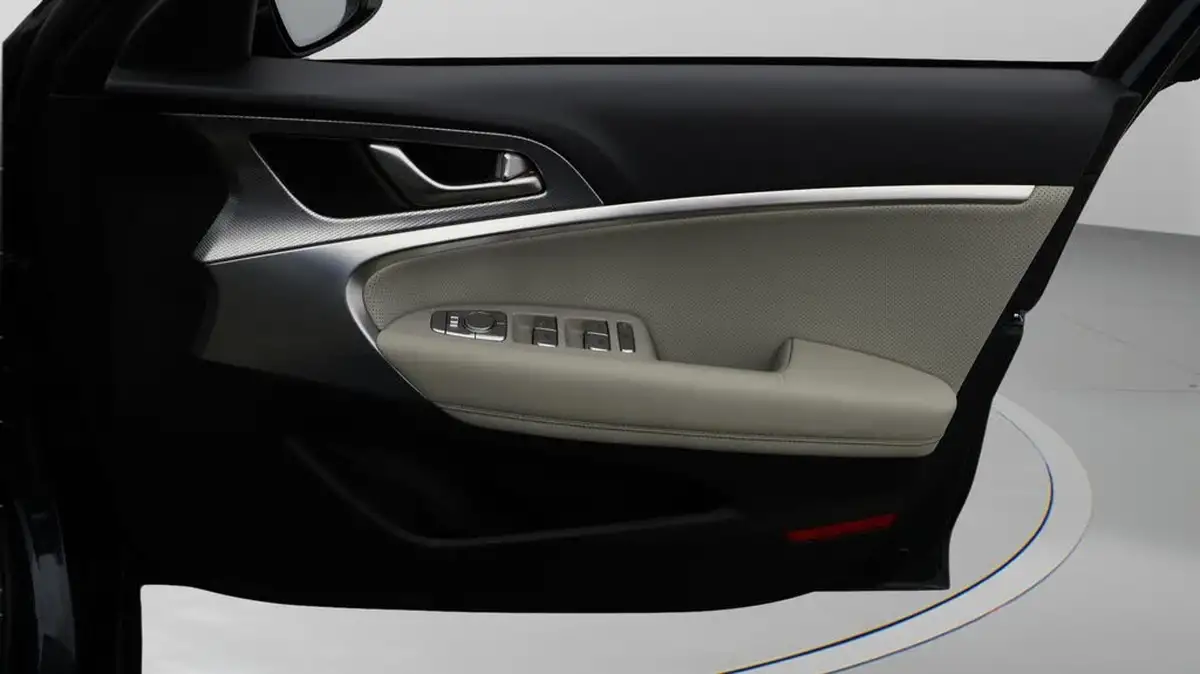 2022-genesis-g70-20-t-luxury-line-saloon-4d-big-15