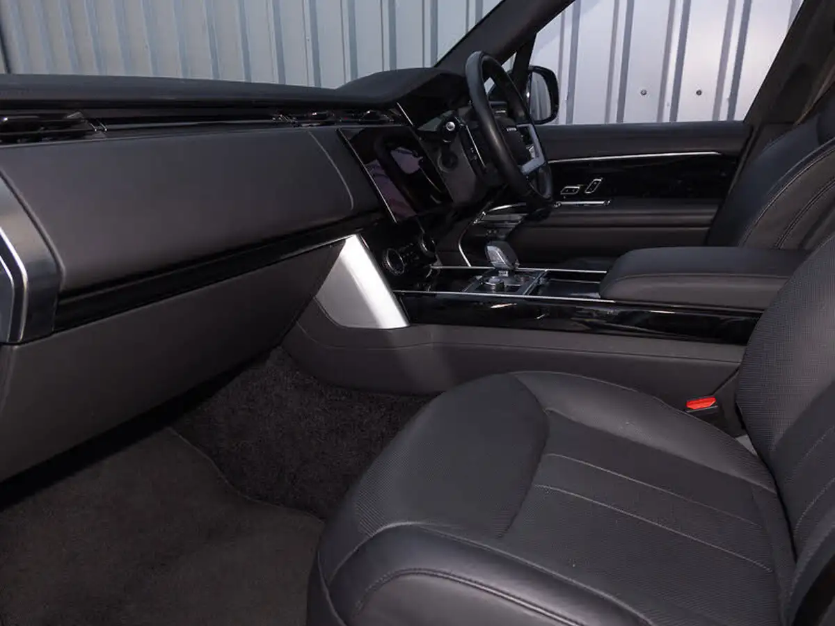 2022-land-rover-range-rover-30-p440e-se-big-4