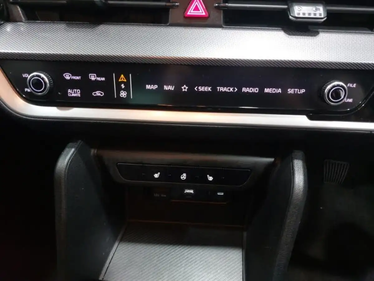 2023-kia-sportage-16-t-gdi-3-148bhp-big-14