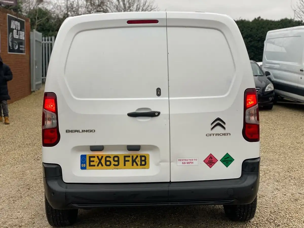 2019-citroen-berlingo-15bluehdi-1000-enterprise-100pseu6dt-e-panel-big-14