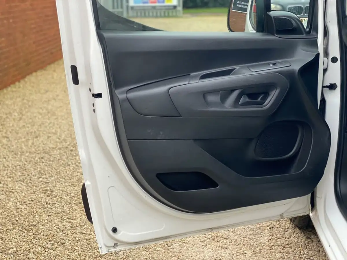 2019-citroen-berlingo-15bluehdi-1000-enterprise-100pseu6dt-e-panel-big-38