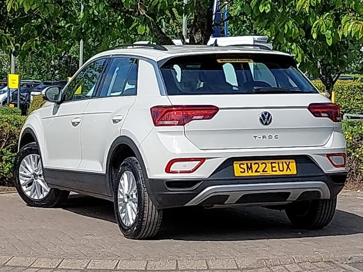 2022-volkswagen-t-roc-15-tsi-life-big-1