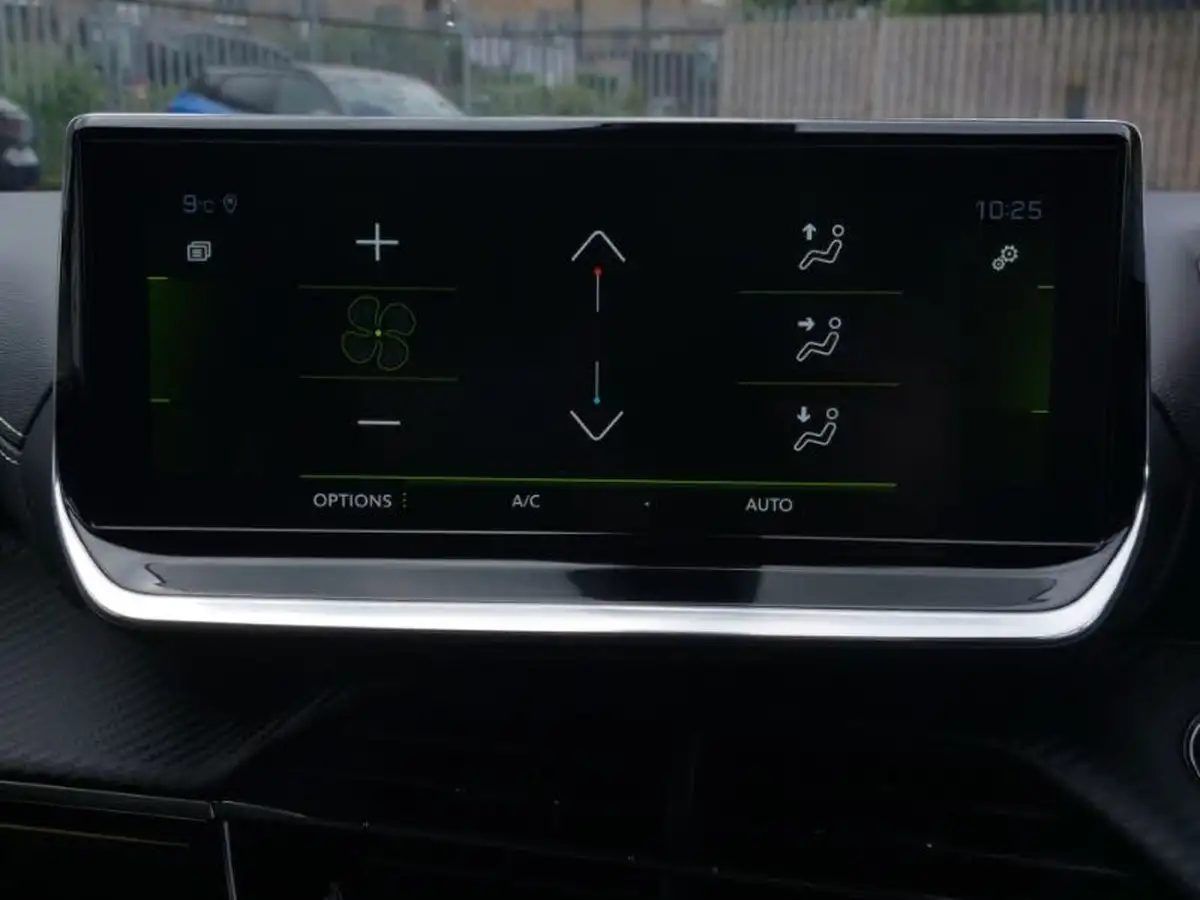 2021-peugeot-2008-suv-12-puretech-gt-big-12