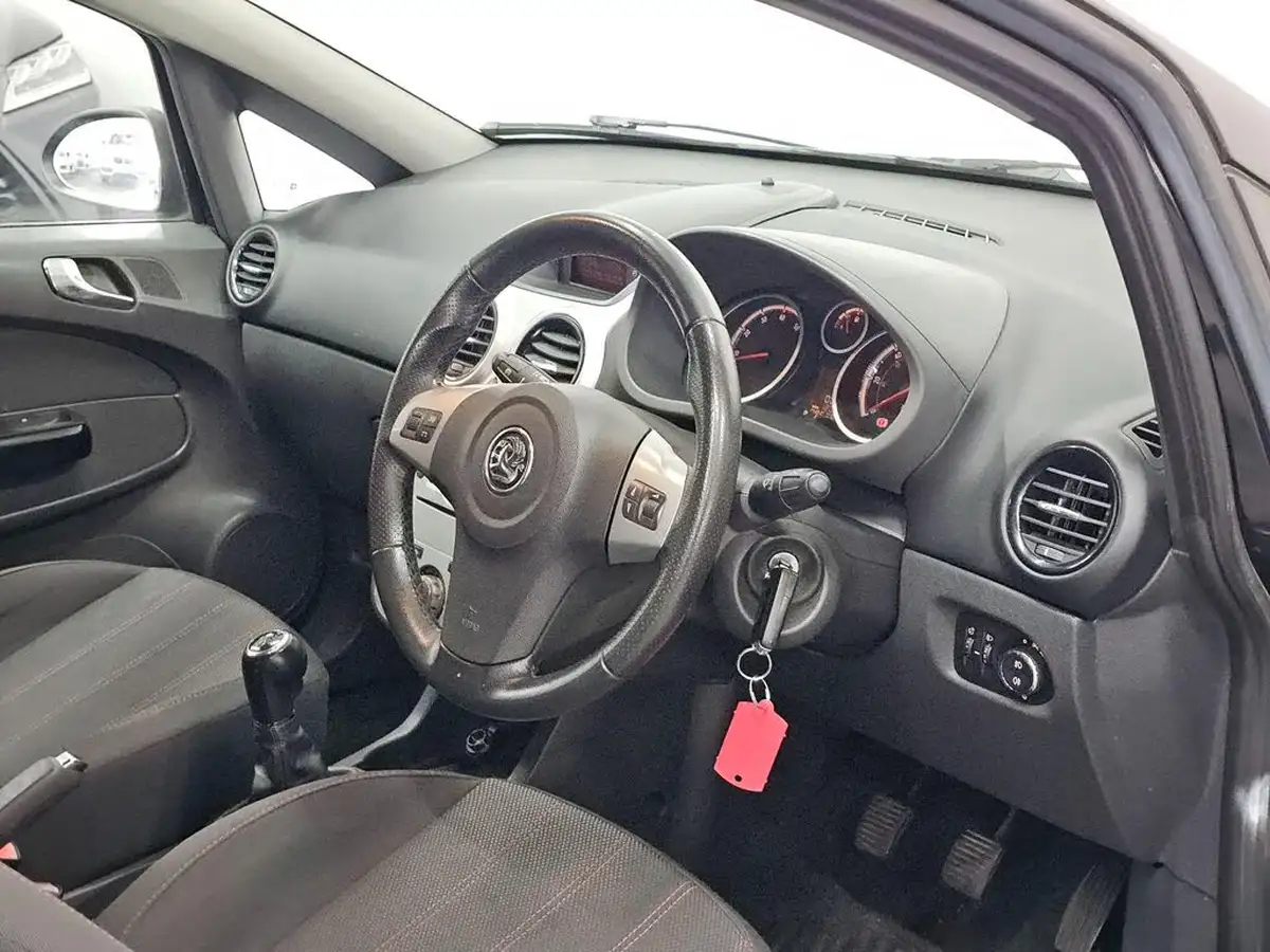 2010-vauxhall-corsa-12-sxi-85ps-ac-5d-big-11