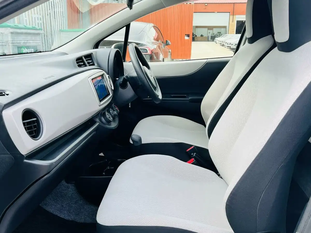2013-toyota-yaris-133-tr-5d-m-drive-s-big-2