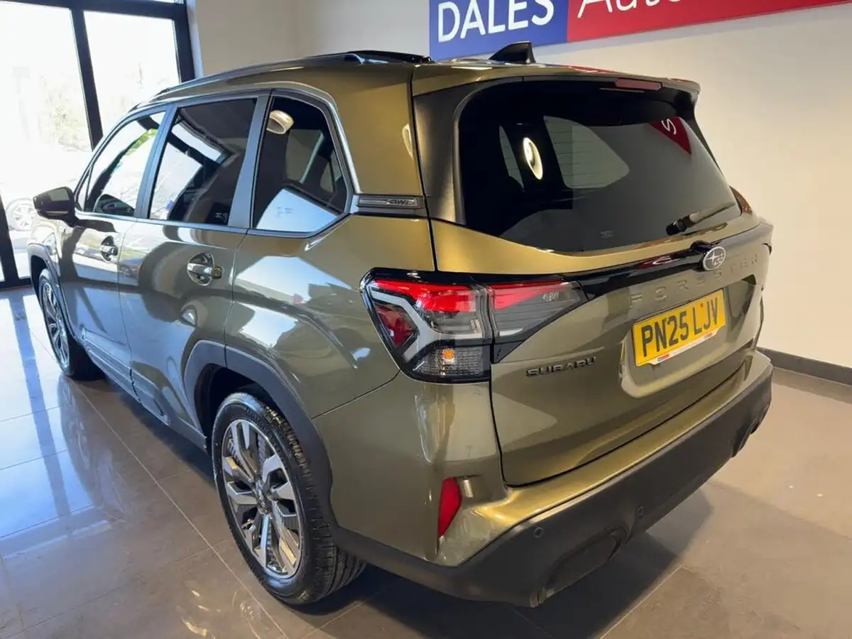 2025-subaru-forester-20-e-boxer-touring-big-7