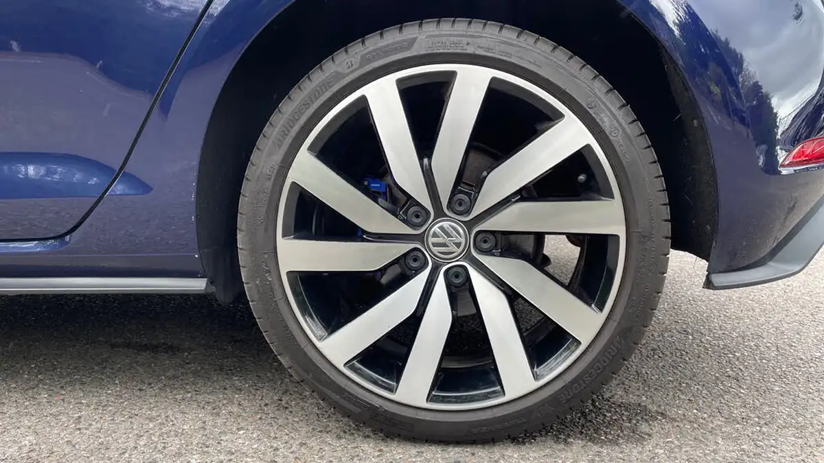 2020-volkswagen-golf-14-tsi-gte-advance-big-17