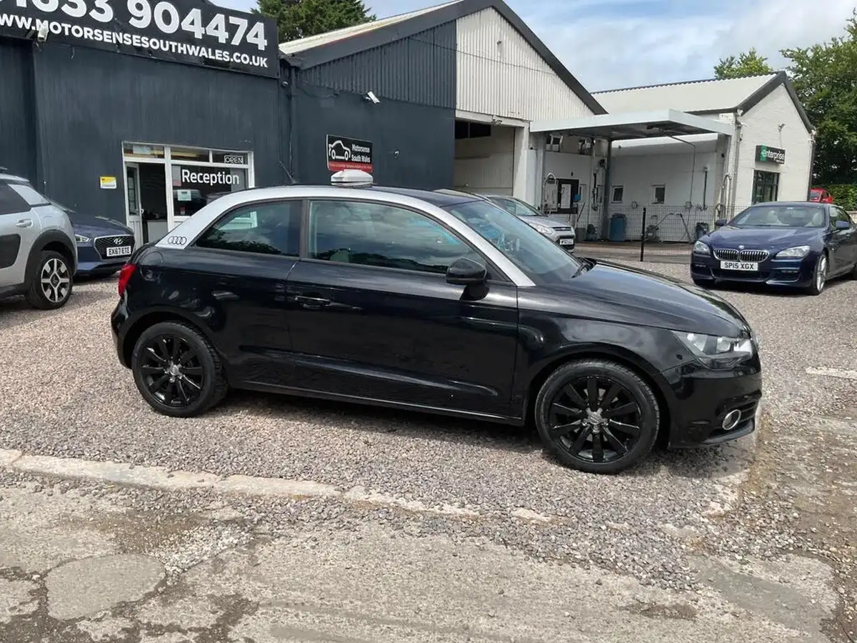2011-audi-a1-14-sport-tfsi-hatchback-3d-big-52