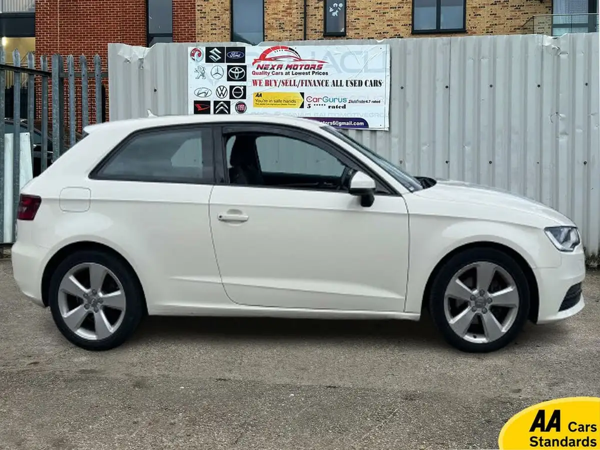 2015-audi-a3-12-sport-hatchback-3d-big-21