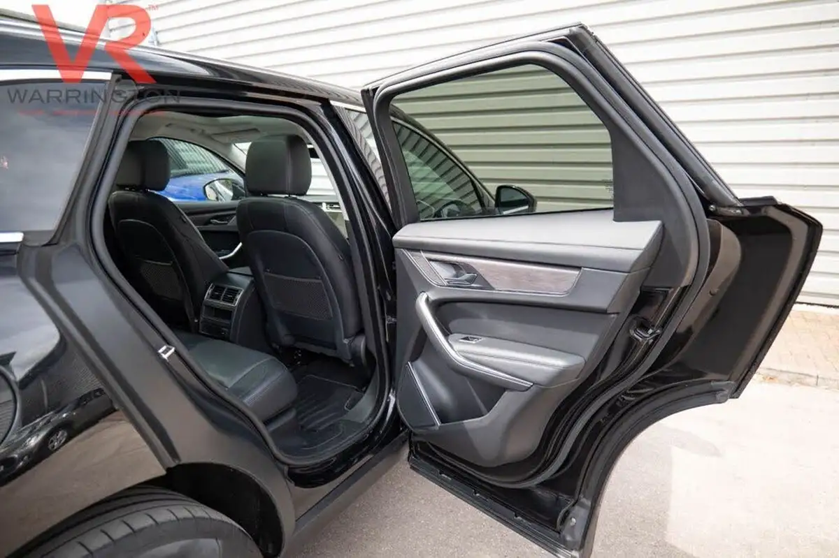 2021-jaguar-f-pace-20-d200-s-mhev-big-38