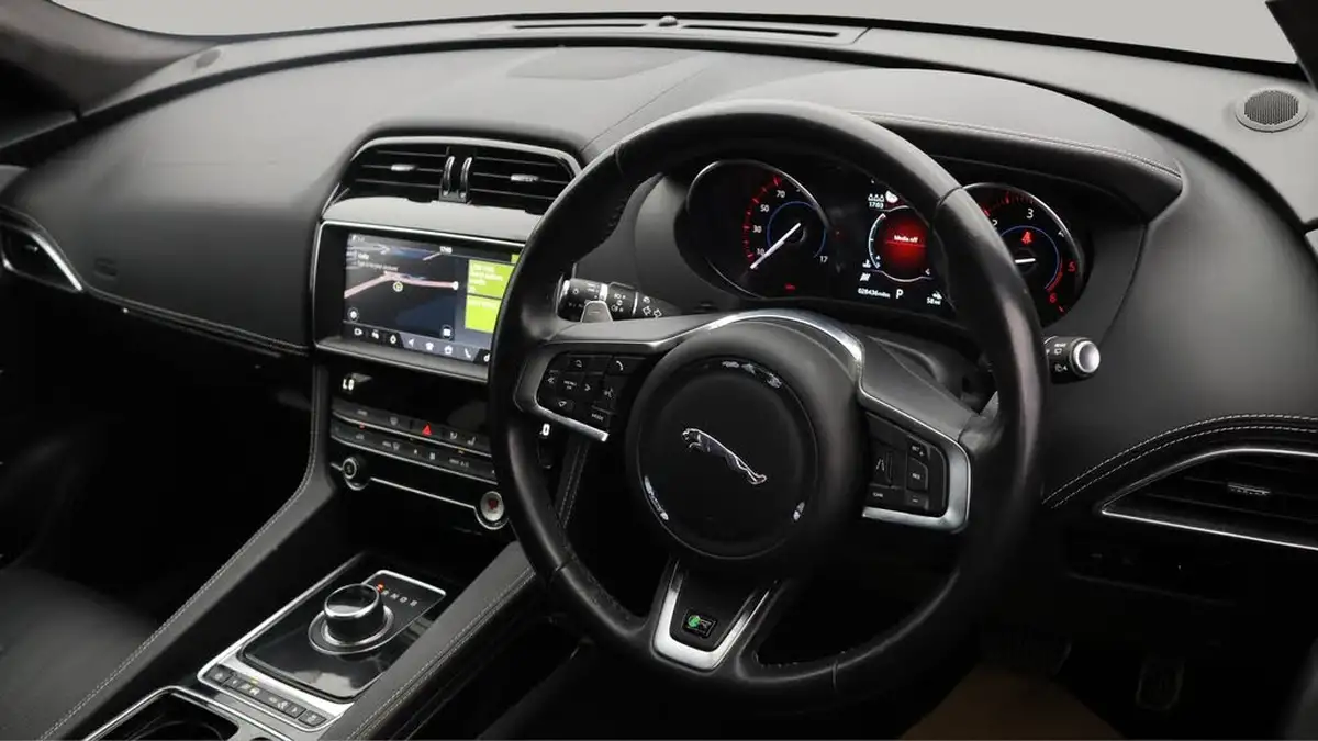 2019-jaguar-f-pace-20-i4d-r-sport-180ps-auto-big-8
