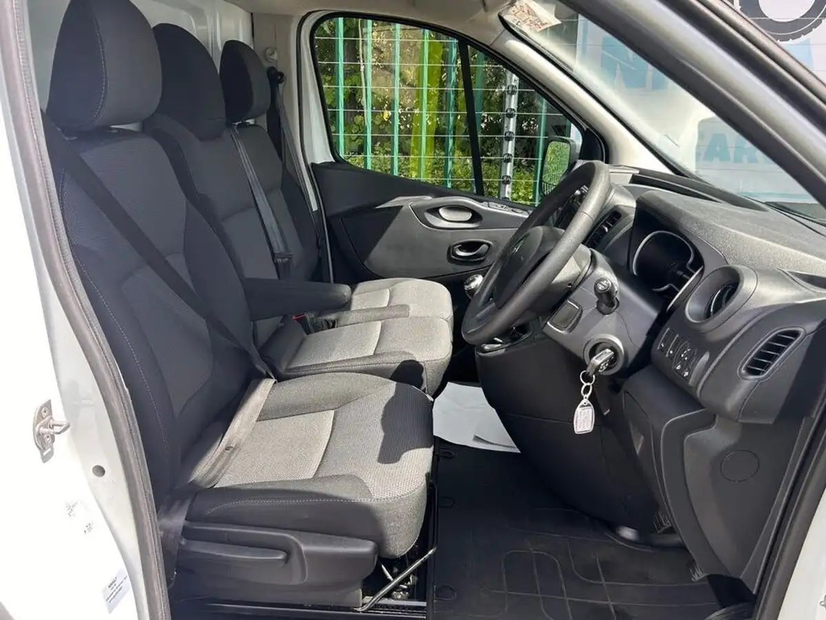 2021-renault-trafic-20dci-sl28-energy-120-business-big-11