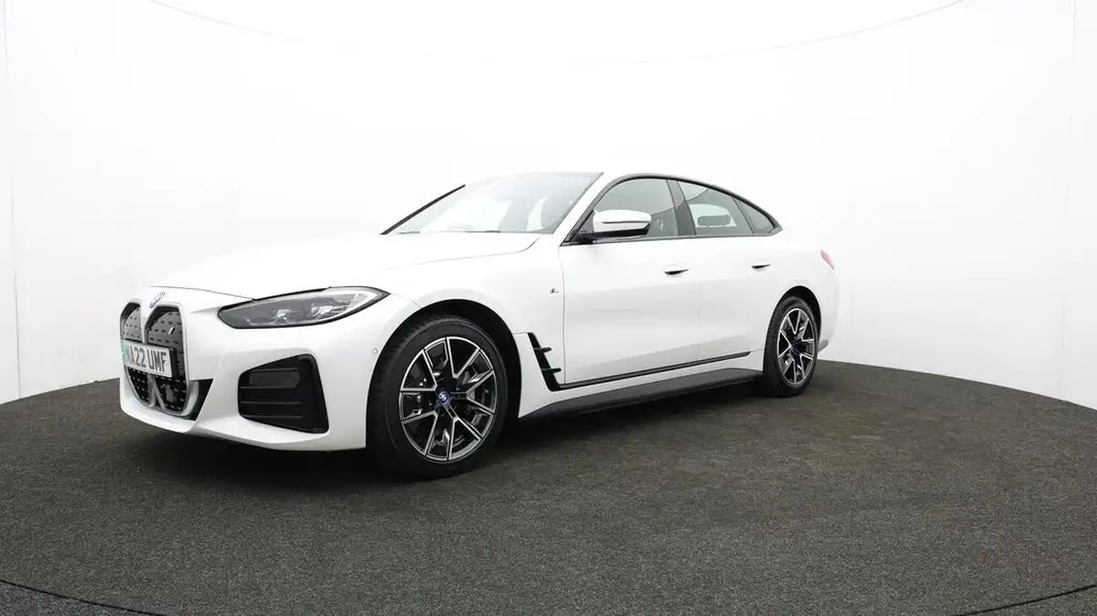 2022-bmw-i4-e-edrive40-m-sport-big-64