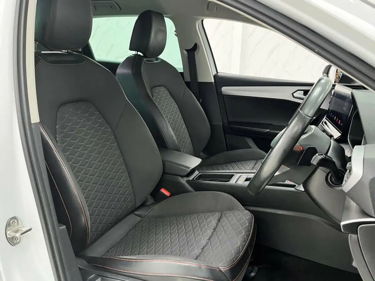 2022-seat-leon-14-e-hybrid-fr-estate-big-31