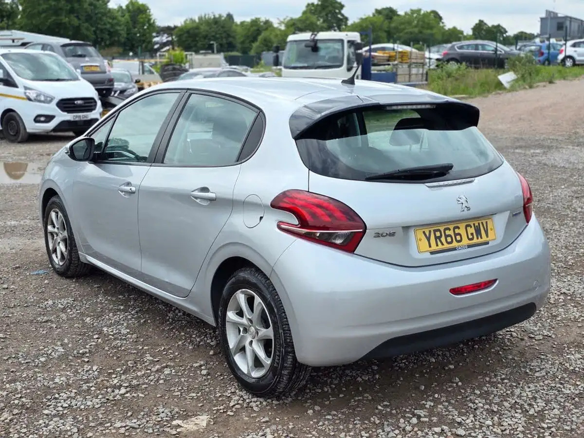 2016-peugeot-208-12-puretech-active-82bhp-ss-5d-etg5-big-3