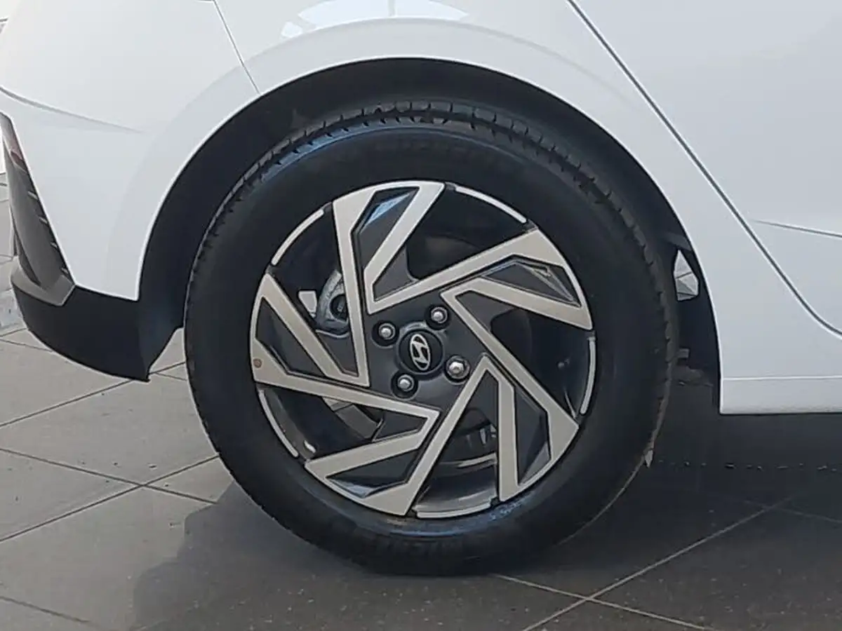 2024-hyundai-i20-10-t-gdi-advance-big-11