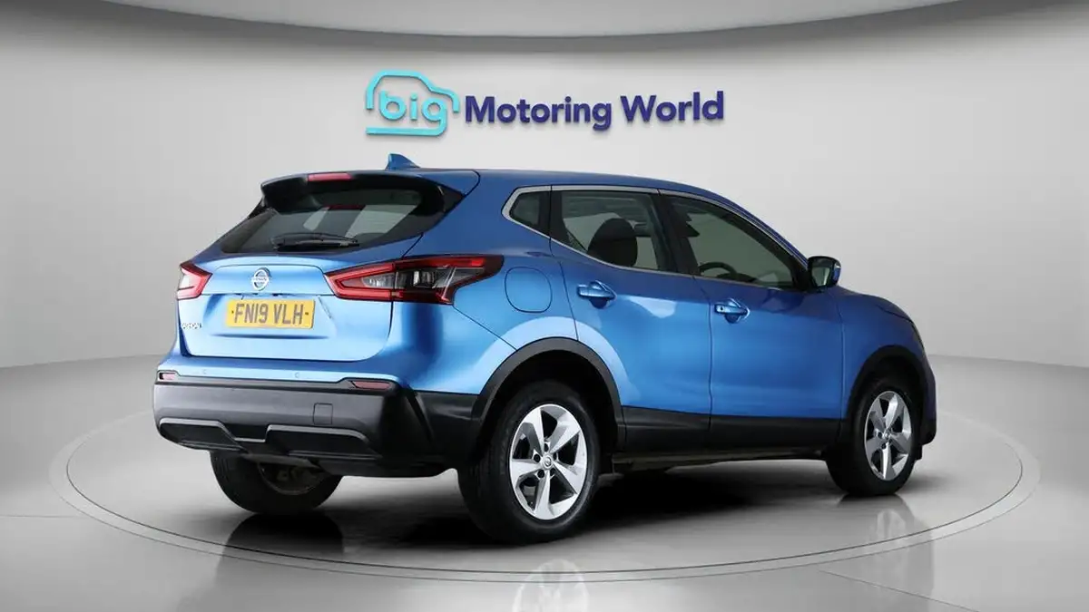 2019-nissan-qashqai-15dci-acenta-premium-17in-alloys-dct-big-7