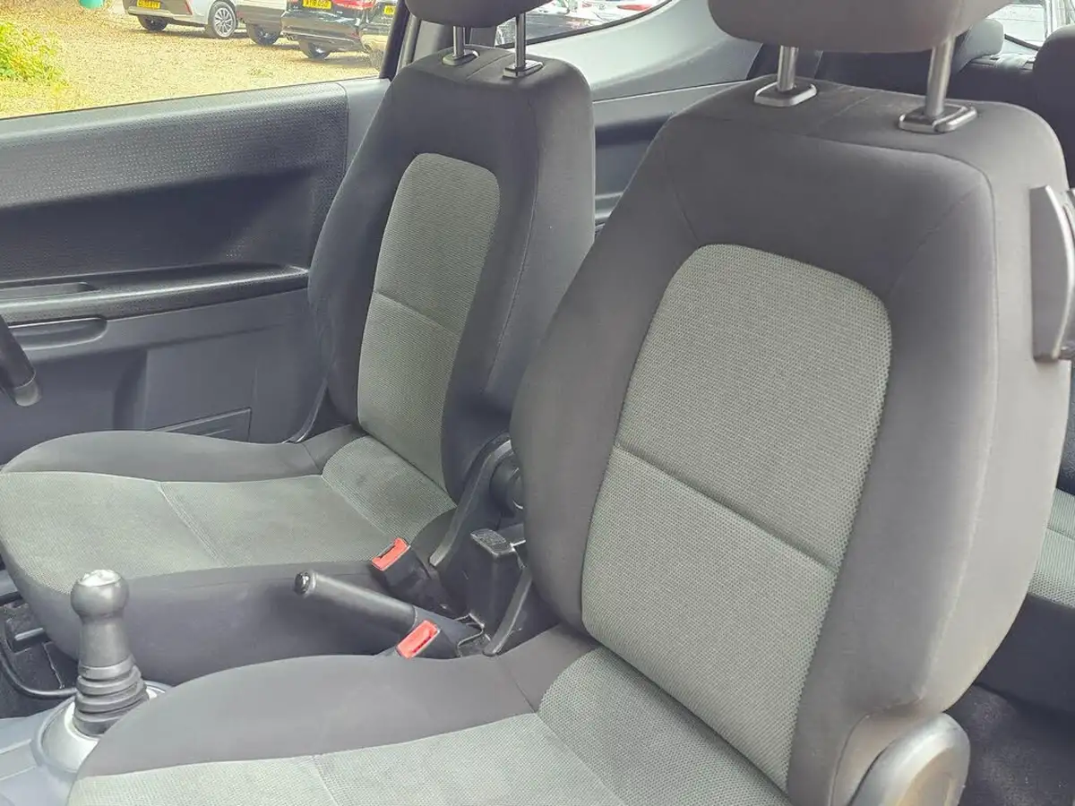 2010-mitsubishi-colt-13-cz2-3d-amt-big-5